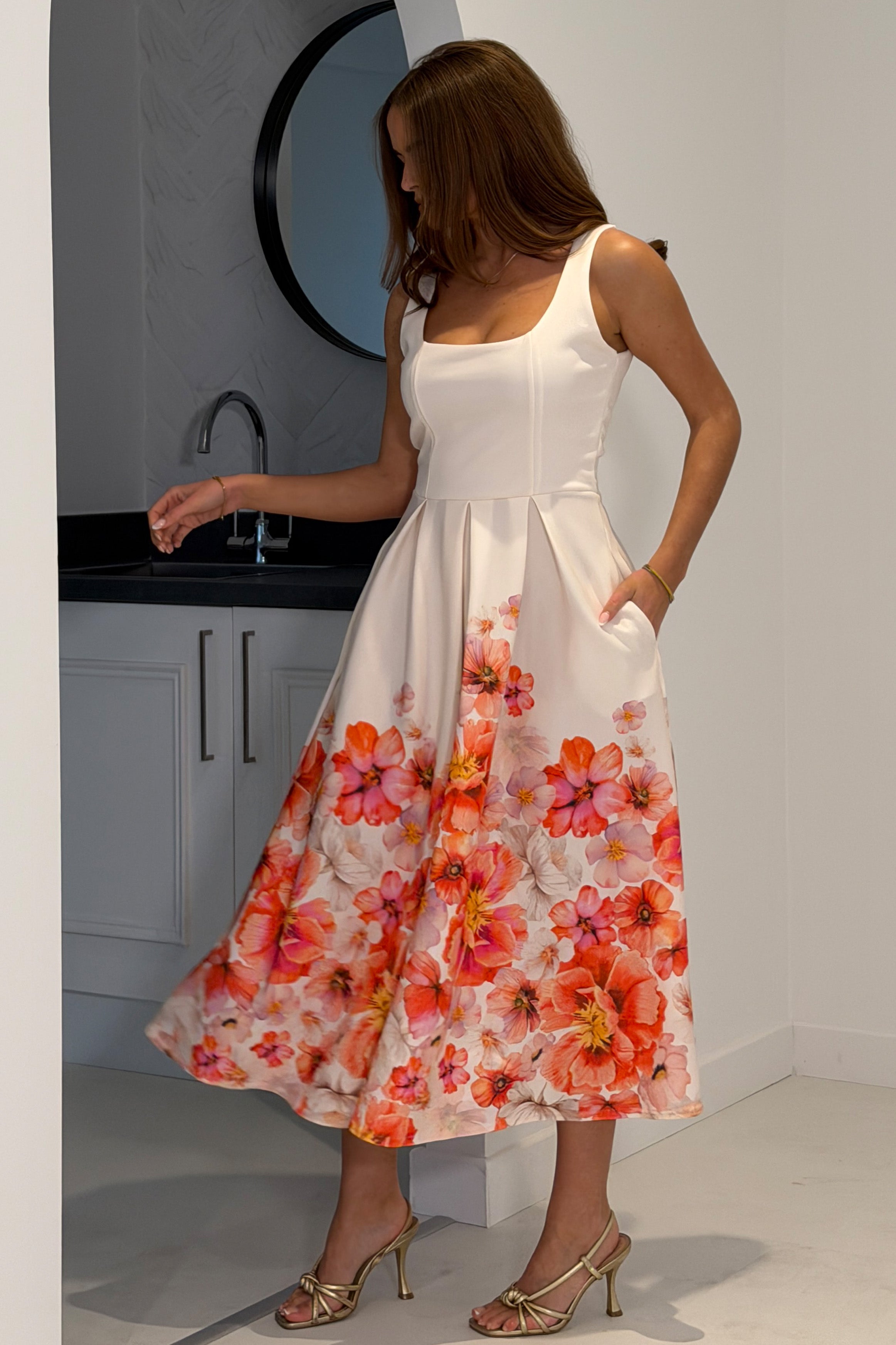 Erica Square Neck Pleated Midi Dress Floral print